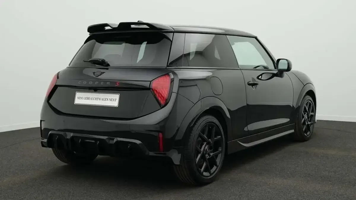 Gebraucht Mini John Cooper Works 204 PS (150 kW) 2025 Schwarz Kleinwagen