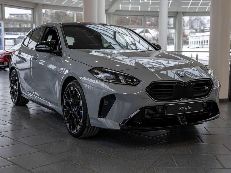 Neu BMW 135 300 PS (220 kW) 2026 Brooklyn grey Kleinwagen