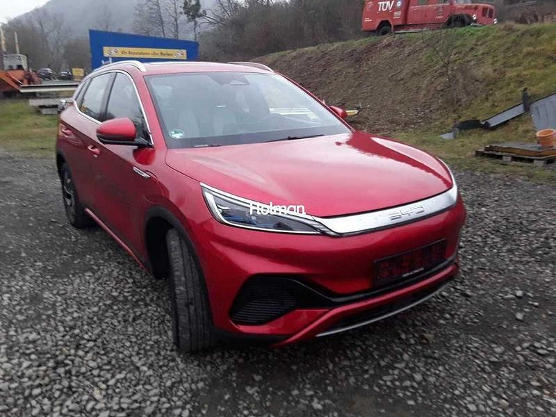 Gebraucht BYD Atto 3 Comfort 150 kW (204 PS) 2024 Rot SUV