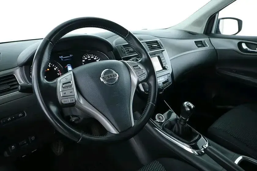 Gebraucht Nissan Pulsar 116 PS (85 kW) 2017 Grau Kleinwagen