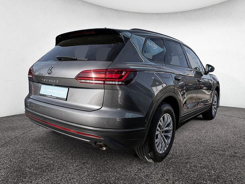 Gebraucht VW Touareg 231 PS (169 kW) 2022 Grau SUV