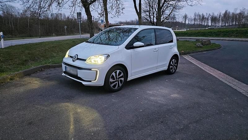 Gebraucht VW e-up! Active 61 kW (83 PS) 2021 Weiß Kleinwagen