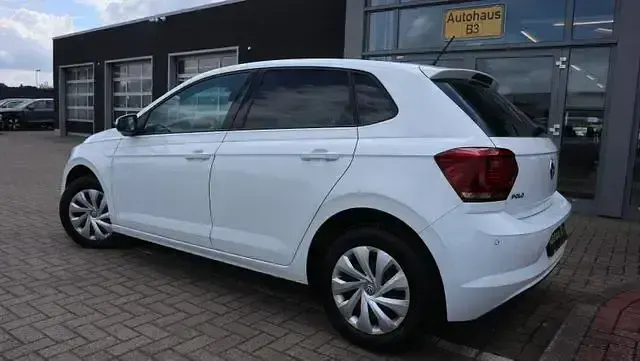 Gebraucht VW Polo Comfortline 80 PS (58 kW) 2019 Weiß Kleinwagen