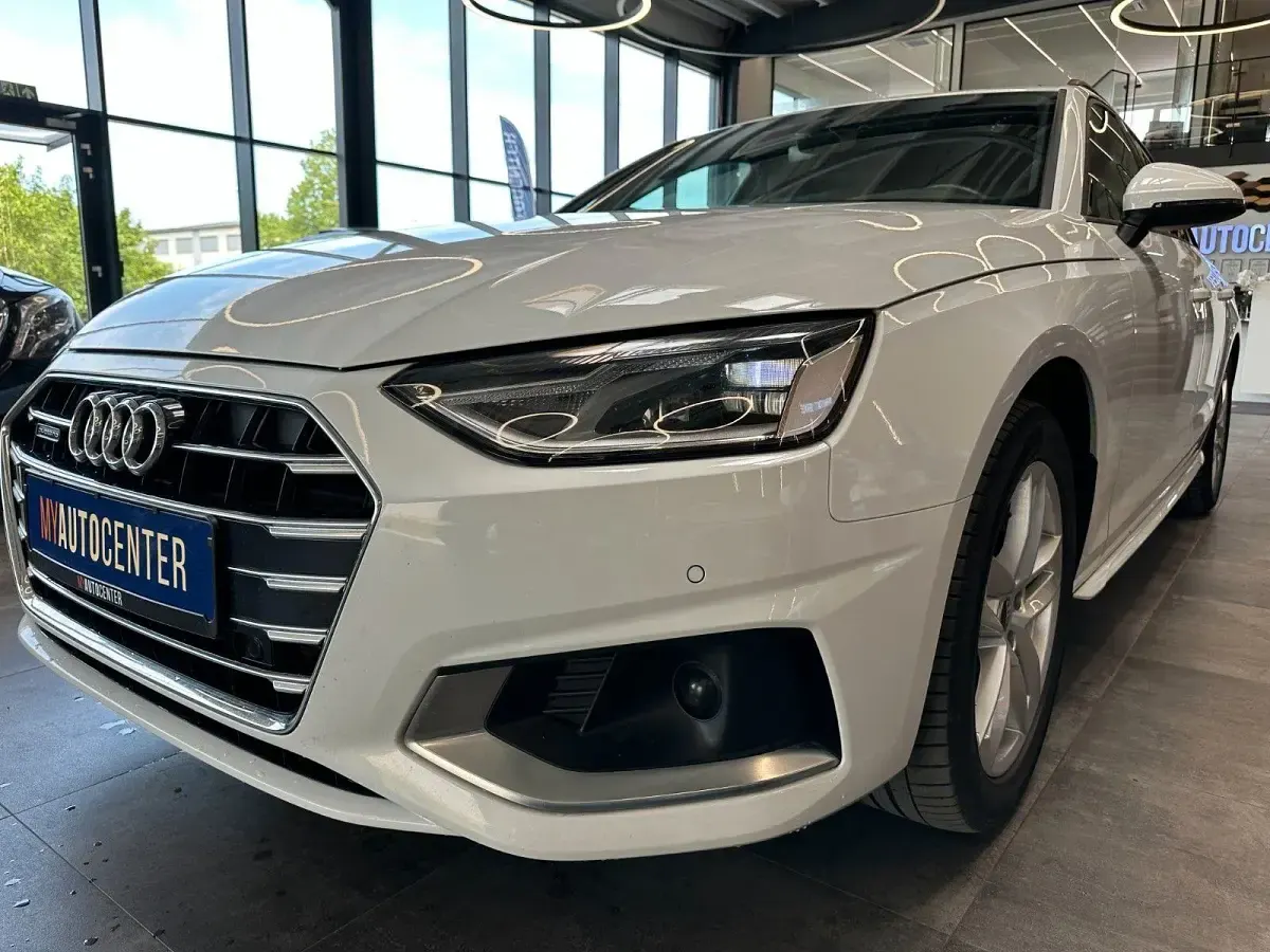 Gebraucht Audi A4 Ambiente 204 PS (150 kW) 2023 Weiß Kombi