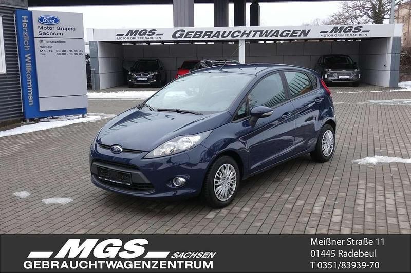 Gebraucht Ford Fiesta 60 PS (44 kW) 2012 Blazerblau Limousine