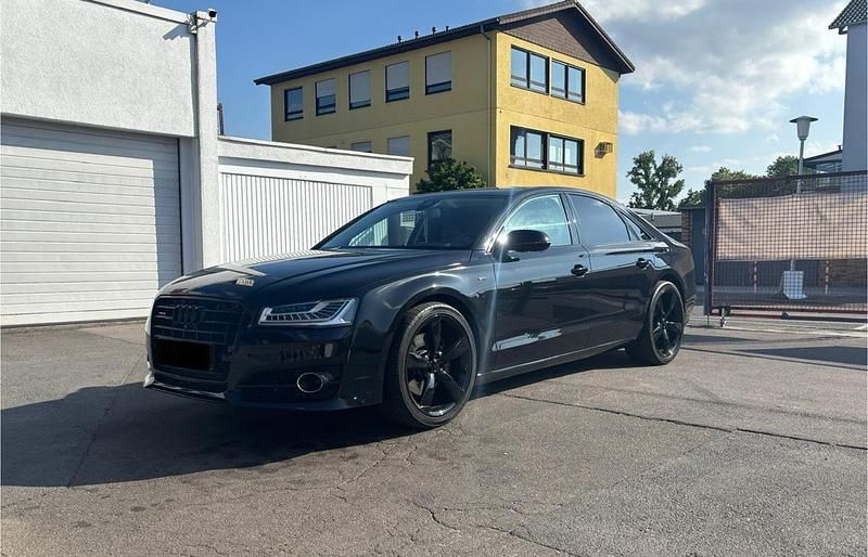 Schwarz Gebraucht 2014 Audi A8 Limousine | 21.900 € (Etwas zu teuer) - Bild 1/4
