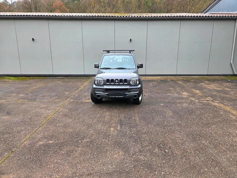 Gebraucht Suzuki Jimny 86 PS (63 kW) 2011 Grau SUV