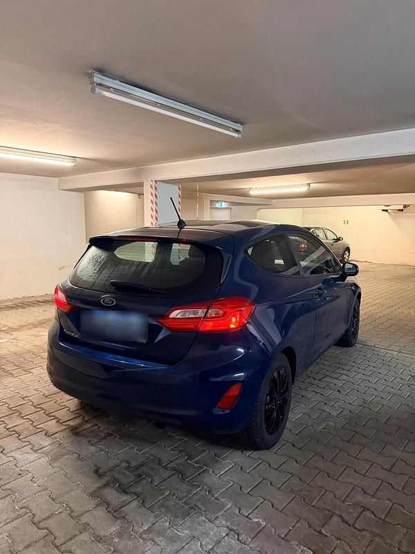 Gebraucht Ford Fiesta 70 PS (51 kW) 2018 Blau Kleinwagen