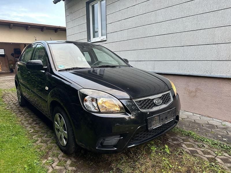 Schwarz Gebraucht 2011 Kia Rio Spirit Limousine | 2.550 € (Superpreis) - Bild 1/4