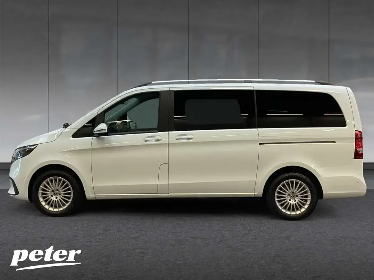 Gebraucht Mercedes V250 190 PS (139 kW) 2024 Bergkristallweiß metallic Van / Kleinbus
