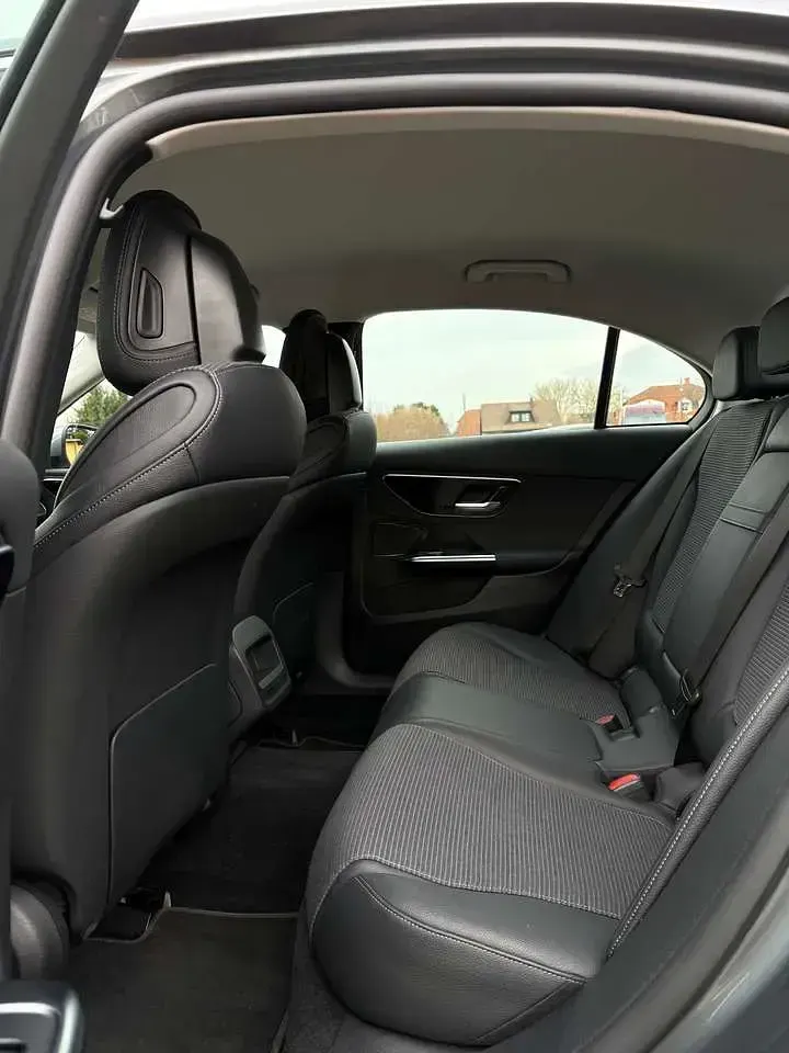Gebraucht Mercedes C180 Avantgarde 170 PS (125 kW) 2022 Grau Limousine
