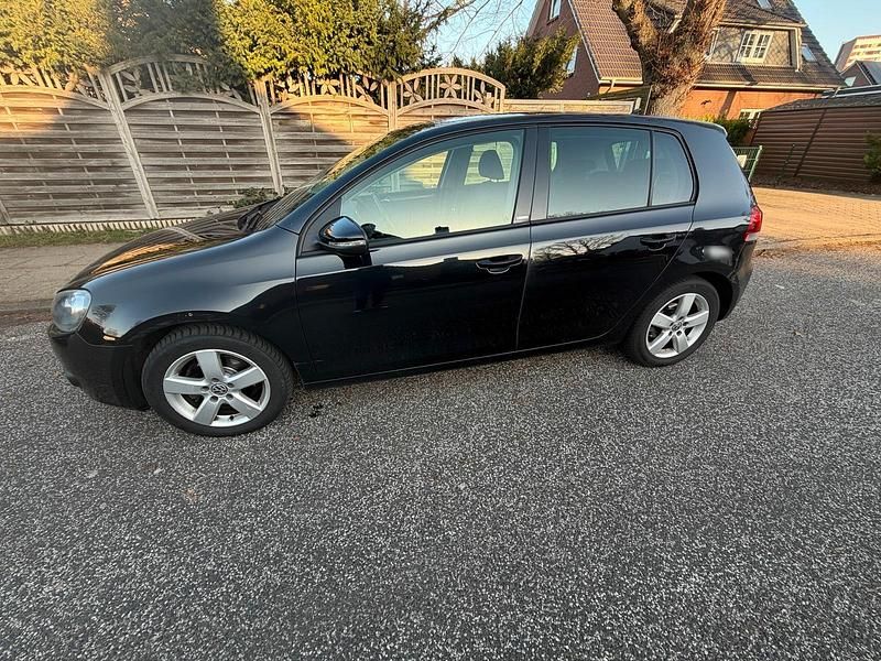 Gebraucht VW Golf VI 105 PS (77 kW) 2011 Schwarz Kleinwagen
