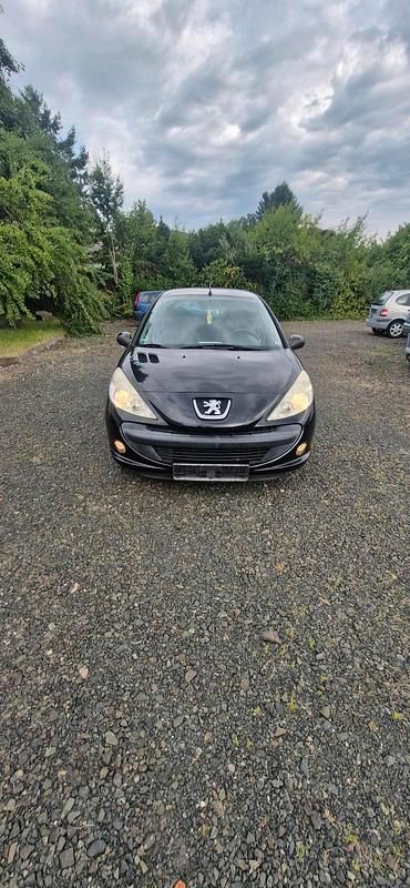 Schwarz Gebraucht 2011 Peugeot 206+ Kleinwagen | 1.350 € (Guter Preis) - Bild 1/4