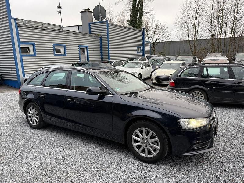 Blau Gebraucht 2014 Audi A4 Attraction Kombi | 8.999 € (Superpreis) - Bild 1/4