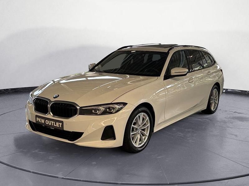Weiß Gebraucht 2023 BMW 320 Sport Line Kombi | 24.890 € (Fairer Preis) - Bild 1/4