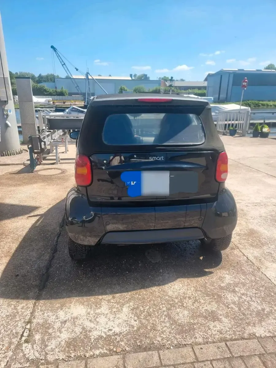 Używany Smart ForTwo Cabrio 60 KM (44 kW) 2003 Czarny Kabriolet