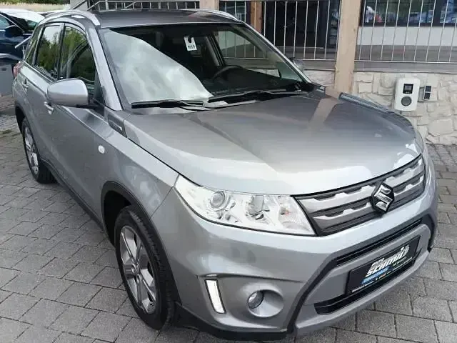 Gebraucht Suzuki Vitara Comfort 120 PS (88 kW) 2018 Galactic gray SUV