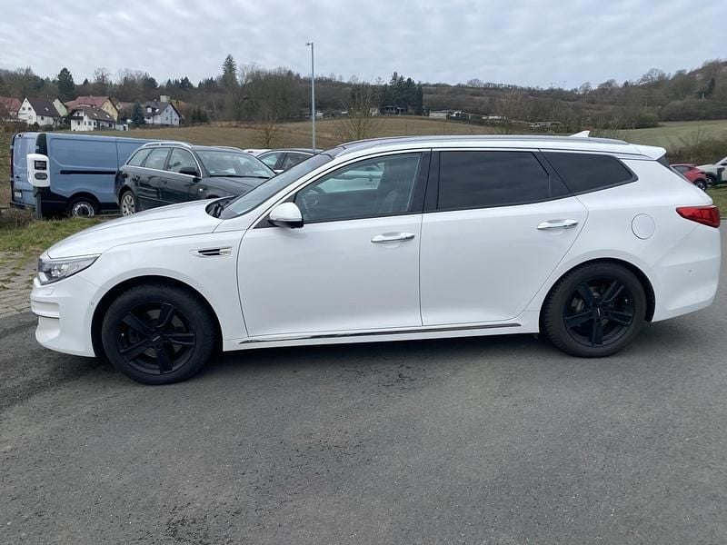 Gebraucht Kia Optima 141 PS (103 kW) 2017 Weiß Kombi