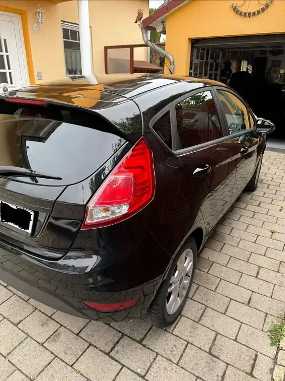 Gebraucht Ford Fiesta SYNC Edition 80 PS (58 kW) 2015 Schwarz Kleinwagen