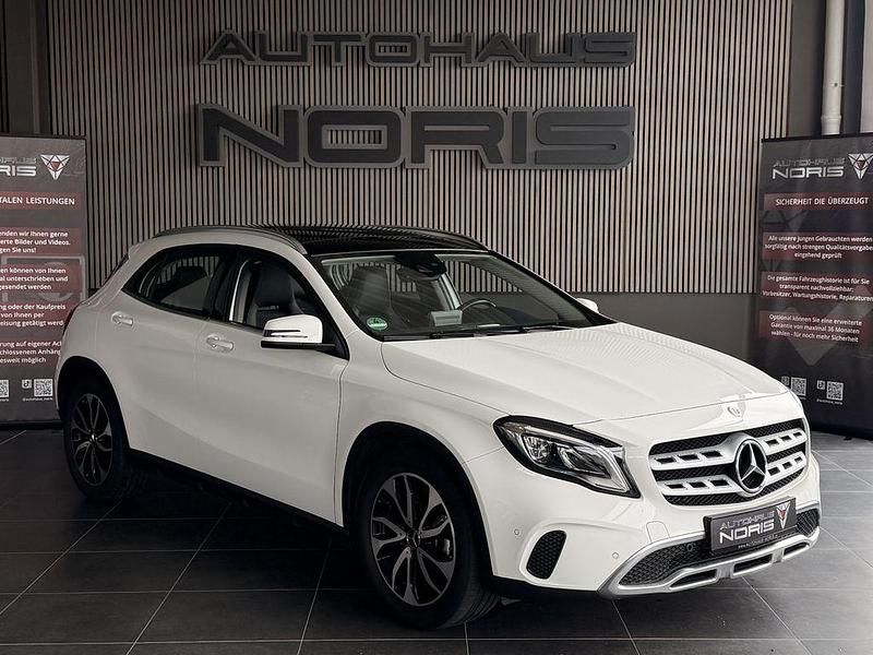 Weiß Gebraucht 2019 Mercedes GLA200 SUV | 21.490 € (Superpreis) - Bild 1/3