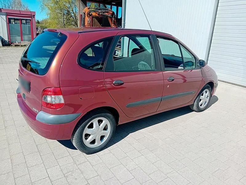 Second-hand Renault Twingo 107 CP (78 kW) 2000 Mov Hatchback