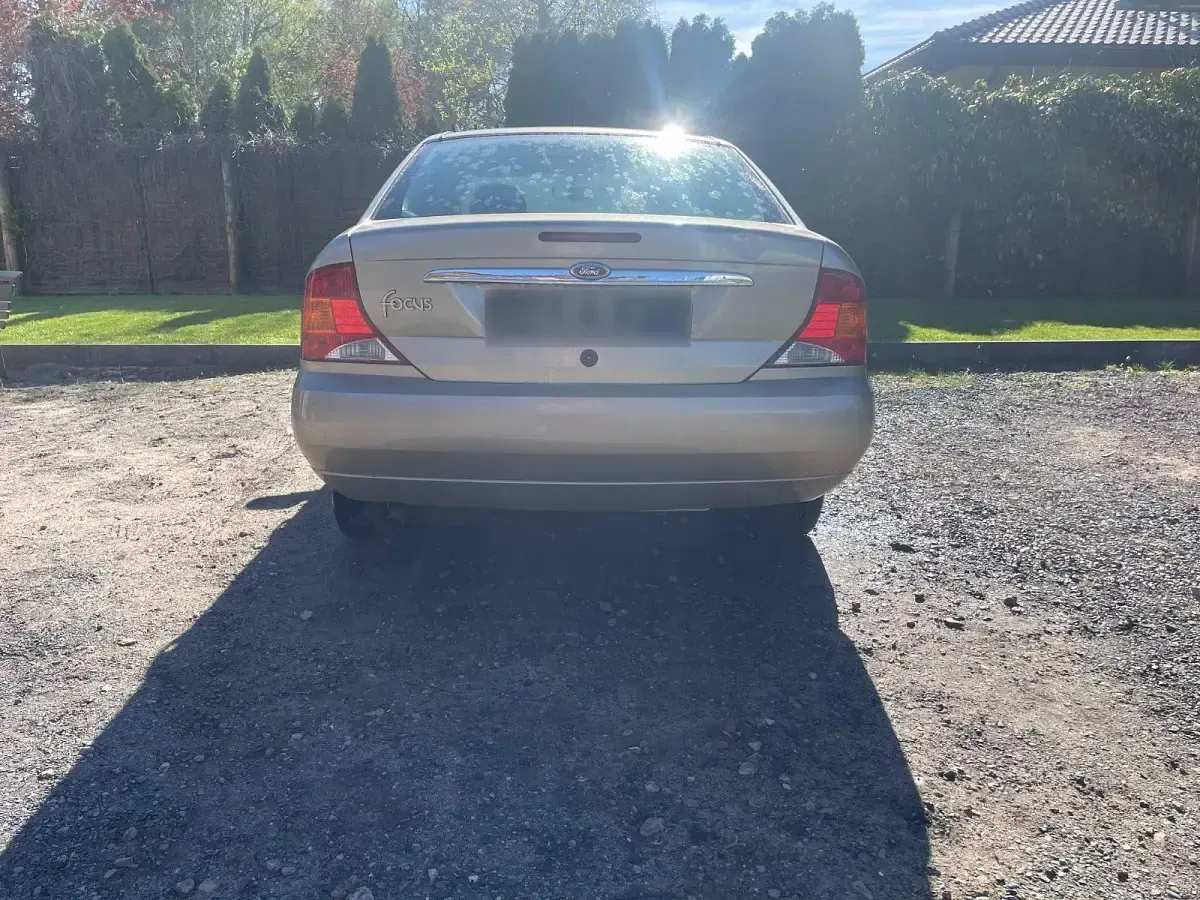 Gebraucht Ford Focus Ghia 101 PS (74 kW) 1999 Gold Limousine