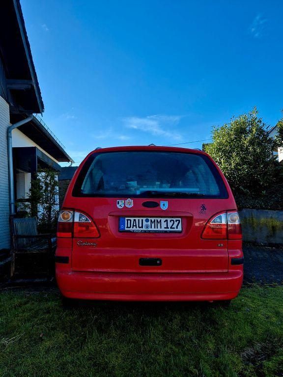 Gebraucht Ford Galaxy Ghia 140 PS (102 kW) 2005 Rot Van / Kleinbus