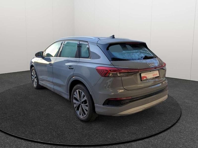 Gebraucht Audi Q4 e-tron Basis 125 kW (170 PS) 2023 Kieselgrau SUV