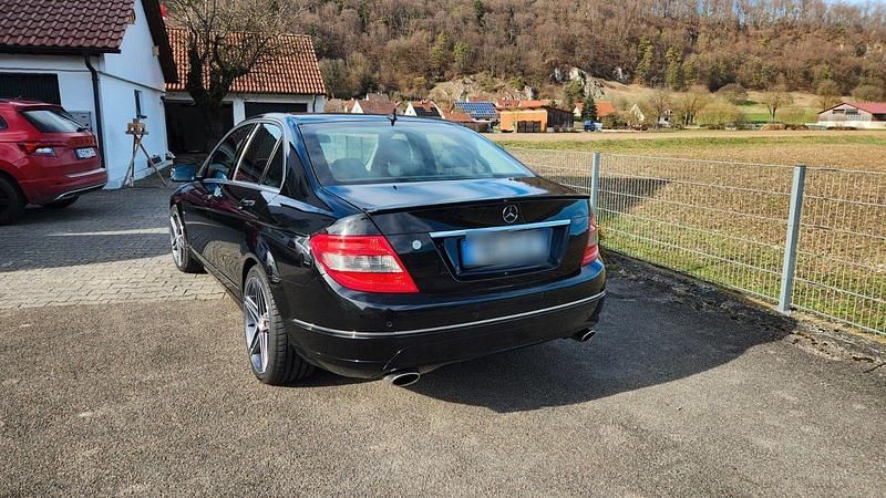 Gebraucht Mercedes 350 292 PS (214 kW) 2010 Schwarz Limousine