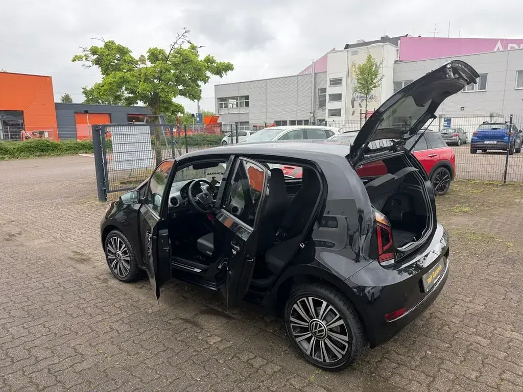 Second-hand VW up! Active 65 CP (47 kW) 2023 Negru Hatchback