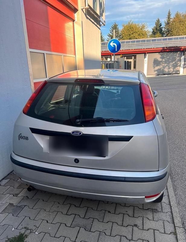 Gebraucht Ford Focus Ghia 100 PS (73 kW) 2001 Grau Kleinwagen