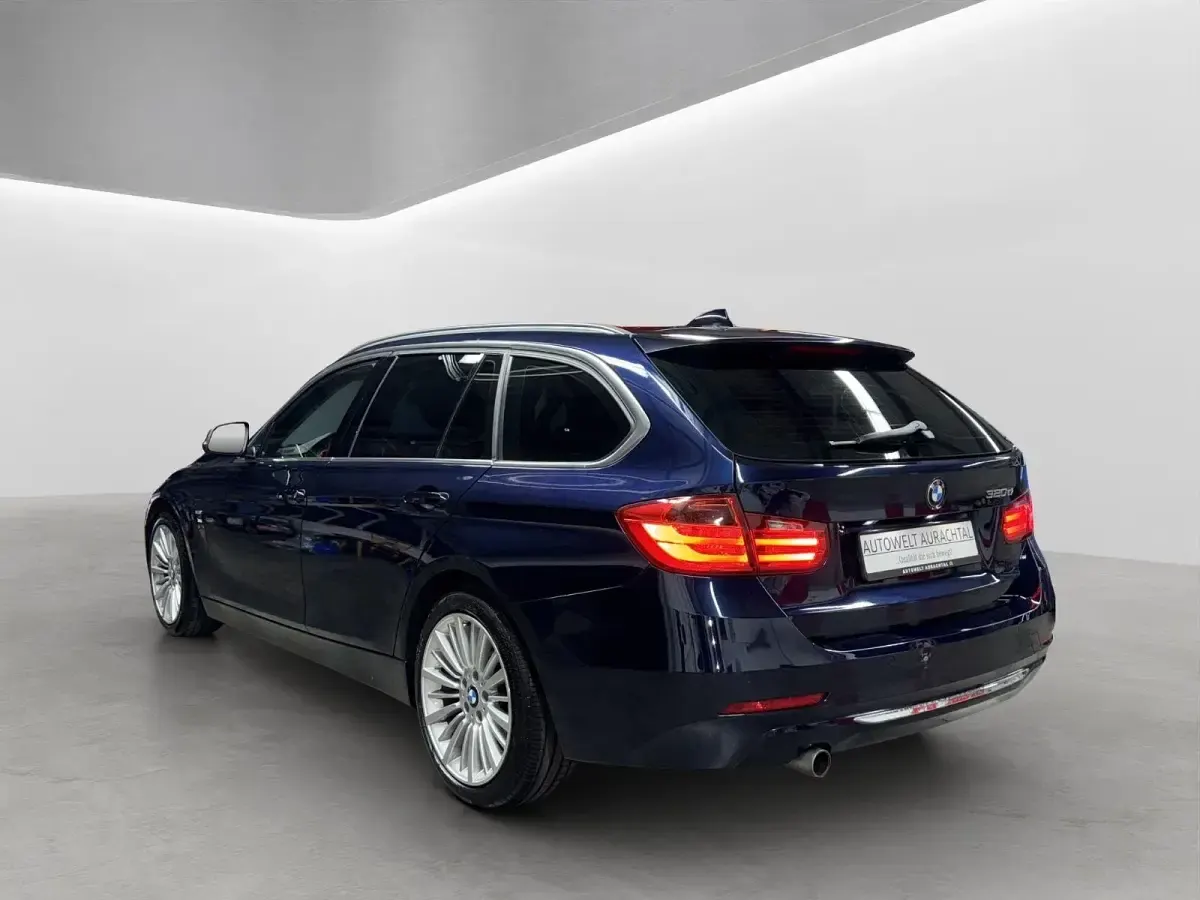 Gebraucht BMW 320 Luxury Line 184 PS (135 kW) 2012 Blau Kombi