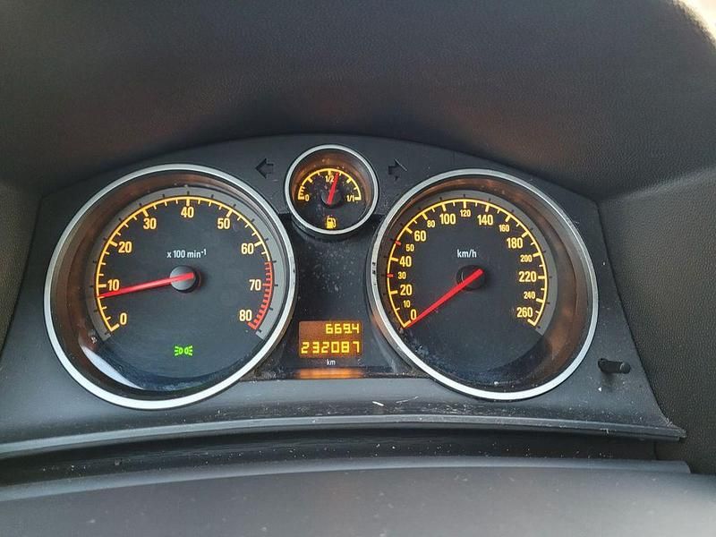 Gebraucht Opel Astra Sport 140 PS (102 kW) 2008 Grau Limousine