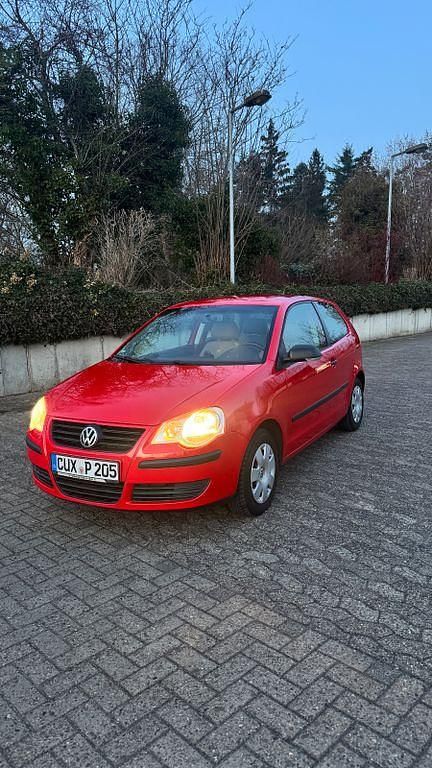 Rot Gebraucht 2006 VW Polo Limousine | 2.100 € (Guter Preis) - Bild 1/4
