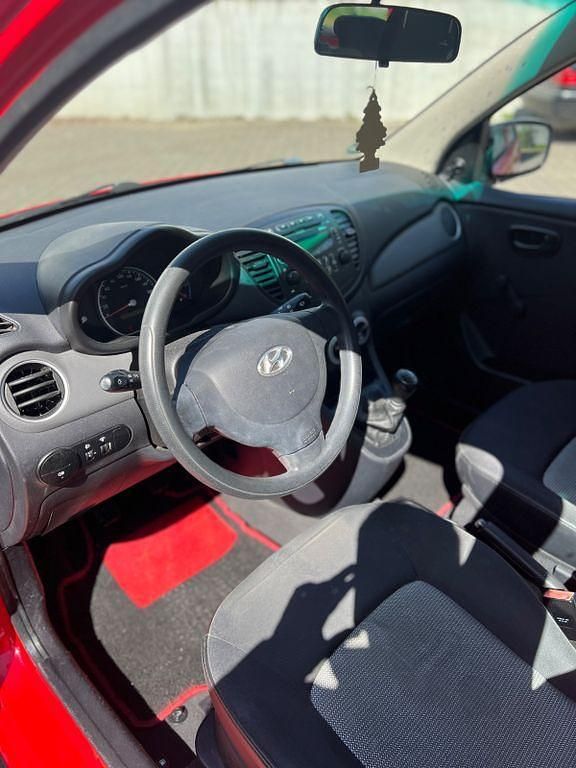 Gebraucht Hyundai i10 67 PS (49 kW) 2009 Rot Kleinwagen