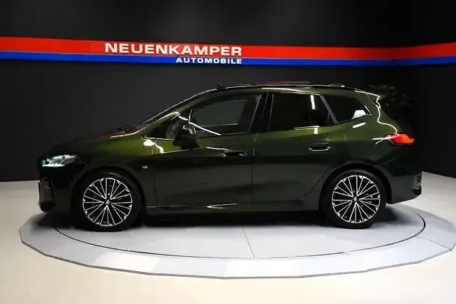 Gebraucht BMW 218 Active Tourer M Sport 136 PS (100 kW) 2024 Grün Van / Kleinbus