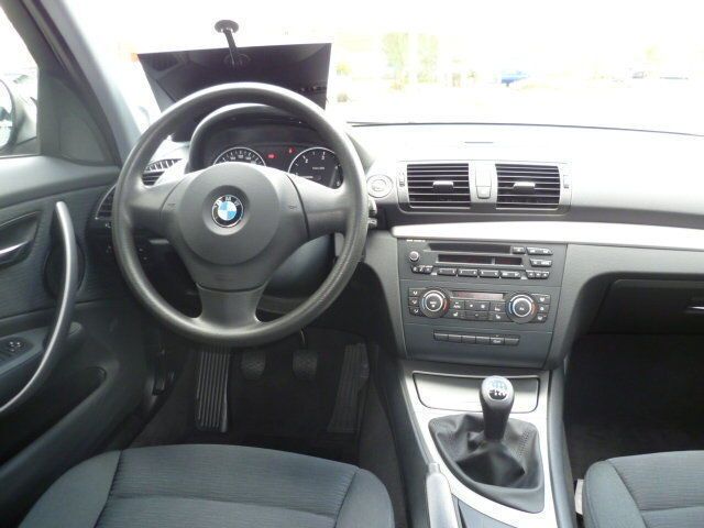 Gebraucht BMW 118 Advantage 143 PS (105 kW) 2010 Schwarz metallic Kleinwagen