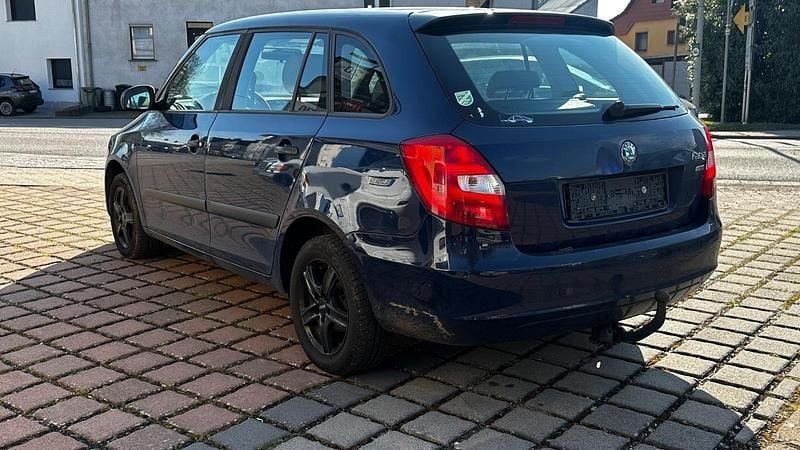 Gebraucht Skoda Fabia 90 PS (66 kW) 2011 Blau Kleinwagen