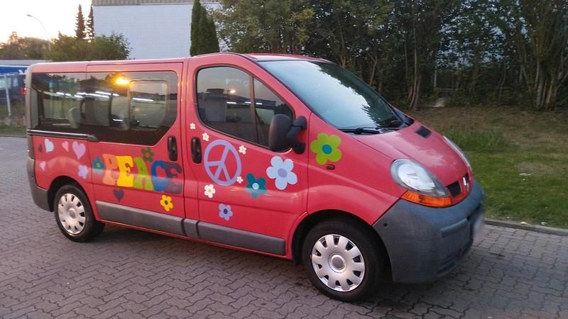 Gebraucht Renault Traffic 2005 Rot Van / Kleinbus