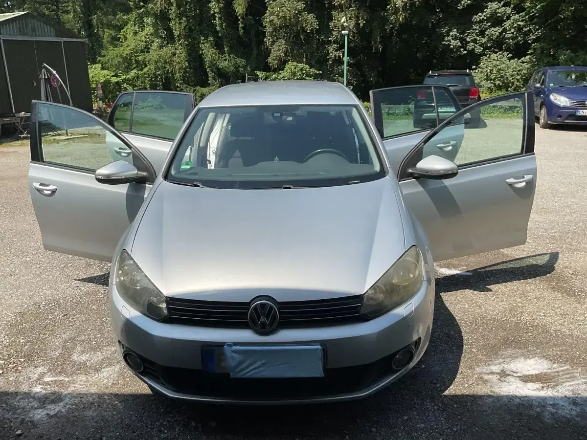 Gebraucht VW Golf VI Team 86 PS (63 kW) 2010 Silber Kleinwagen