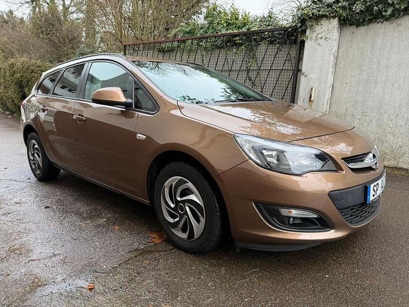 Second-hand Opel Astra Edition 140 CP (102 kW) 2016 Break