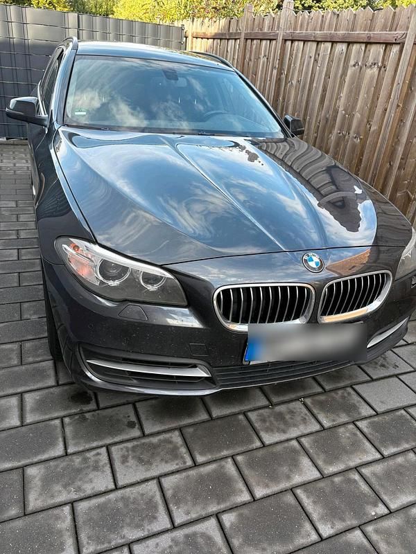 Grün Gebraucht 2014 BMW 520 Kombi | 6.200 € (Superpreis) - Bild 1/4