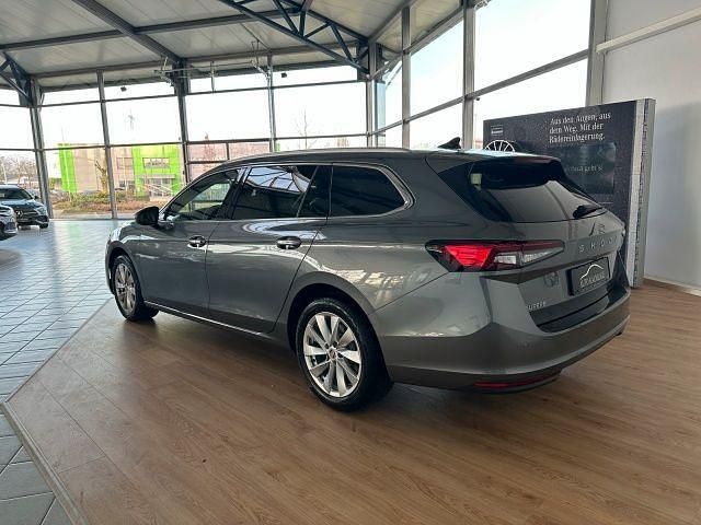 Gebraucht Skoda Superb Selection 150 PS (110 kW) 2024 Graphitegrau Kombi