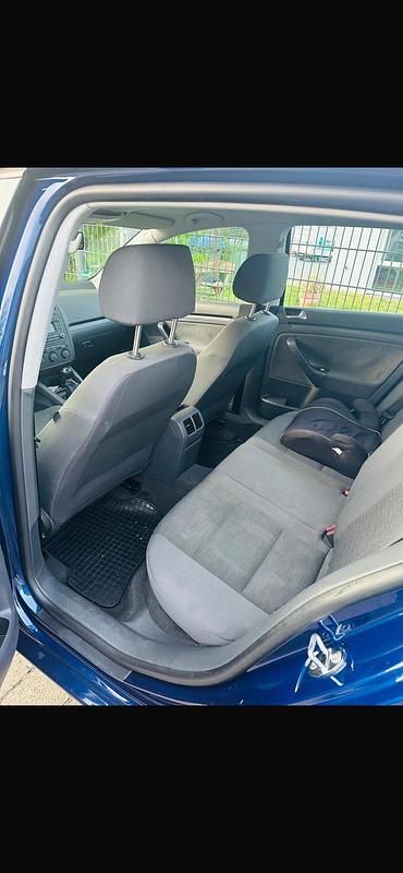 Blau Gebraucht 2005 VW Golf V Kleinwagen | 1.700 € (Guter Preis) - Bild 1/4
