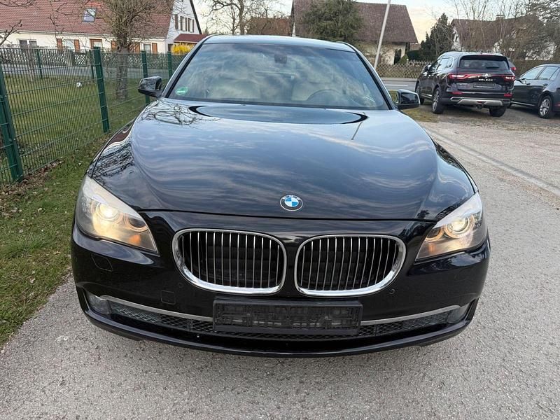 Gebraucht BMW 730 245 PS (180 kW) 2011 Schwarz Limousine