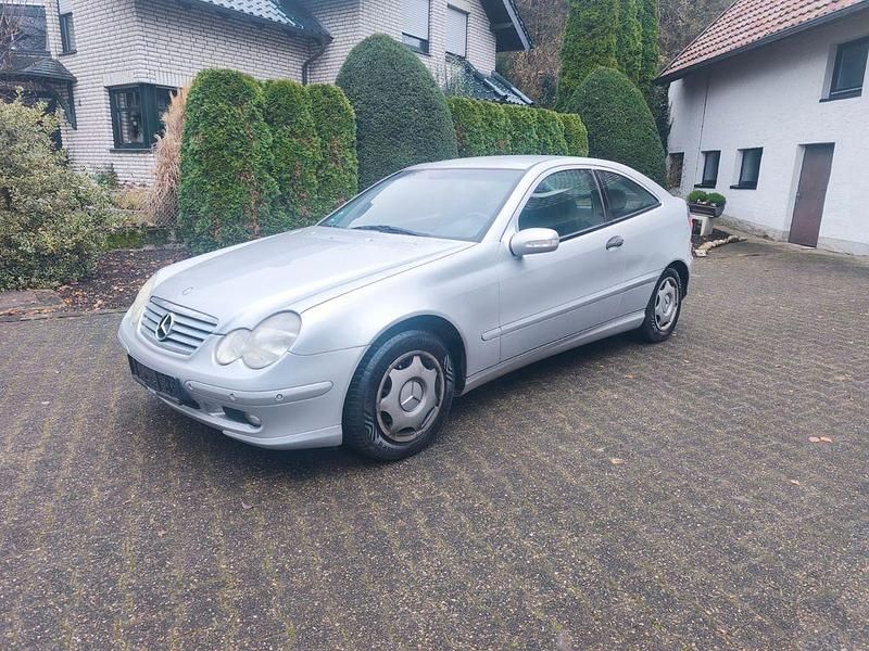 Silber Gebraucht 2001 Mercedes C180 Coupé | 2.500 € (Guter Preis) - Bild 1/4