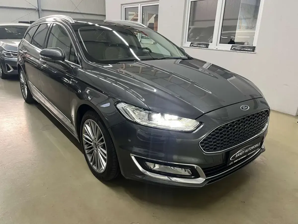Gebraucht Ford Mondeo Premium 179 PS (131 kW) 2018 Magneticgrau (metallic) Kombi