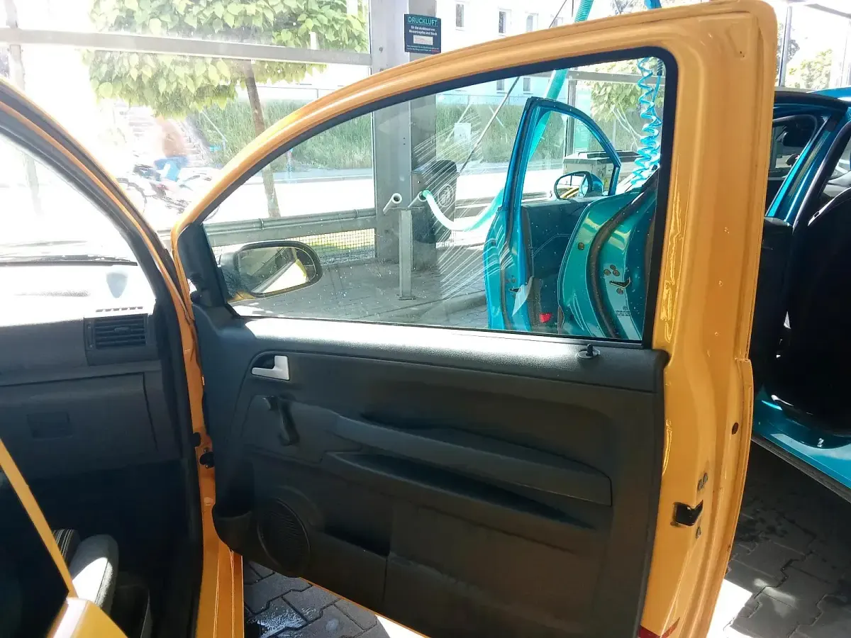 Gebraucht VW Fox 60 PS (44 kW) 2005 Gelb Kleinwagen