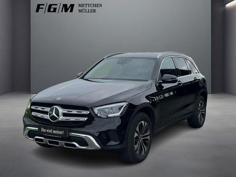 Gebraucht Mercedes GLC300e 320 PS (235 kW) 2021 Unilack schwarz uni SUV