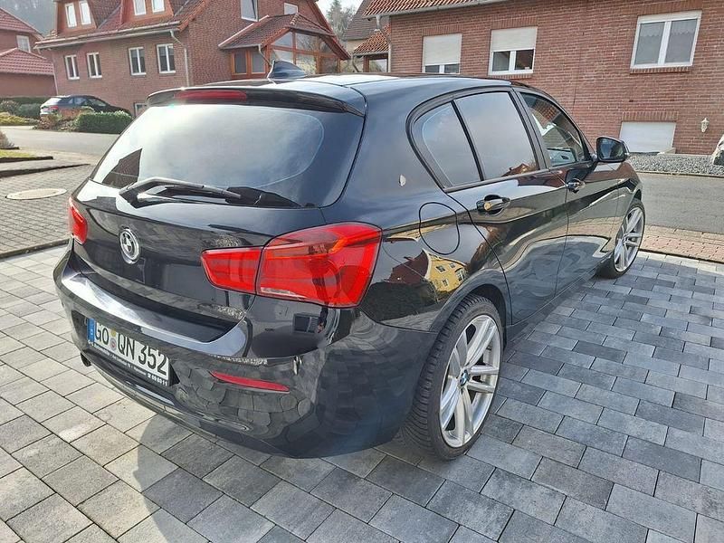 Gebraucht BMW 116 Sport Line 109 PS (80 kW) 2016 Schwarz Kleinwagen